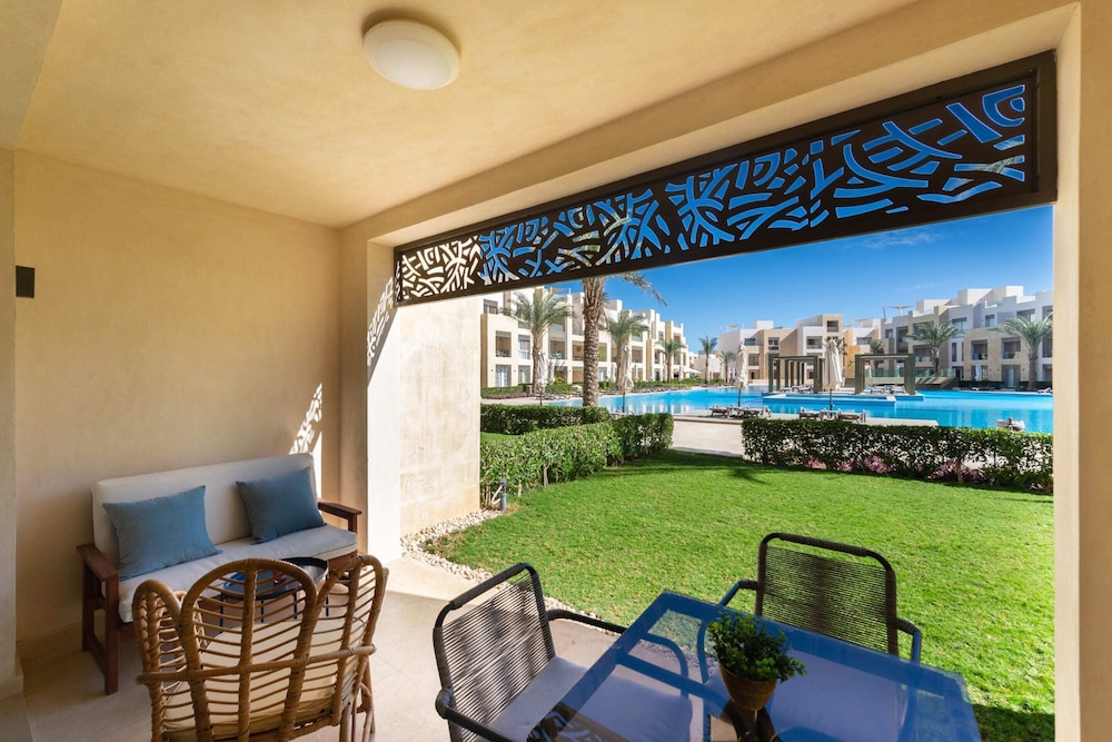 Xuru Stays I Sparky & Summery 2 BDR @ Mangroovy Free Beach & Pool Access
