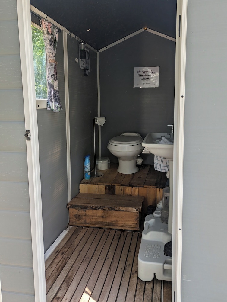 Salmon Gypsy Bed and Breakfast