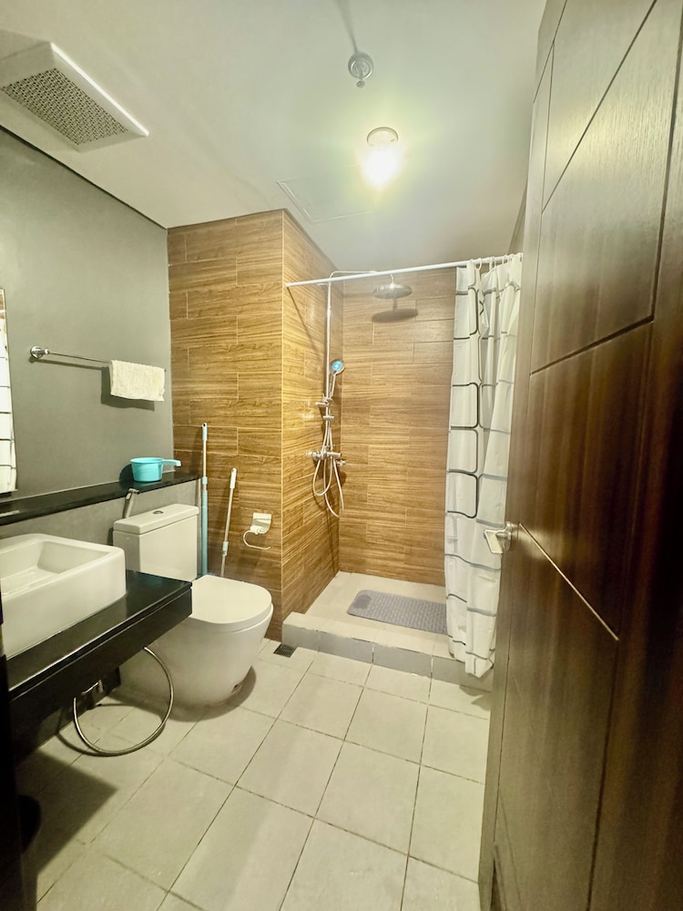 Manila Bay View - 1BR with balcony