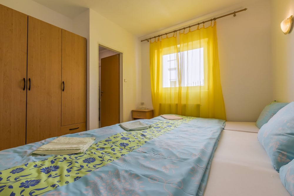 Apartments Gordana view 3