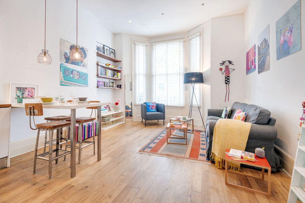Colourful West Kensington Home Close to Earls Court