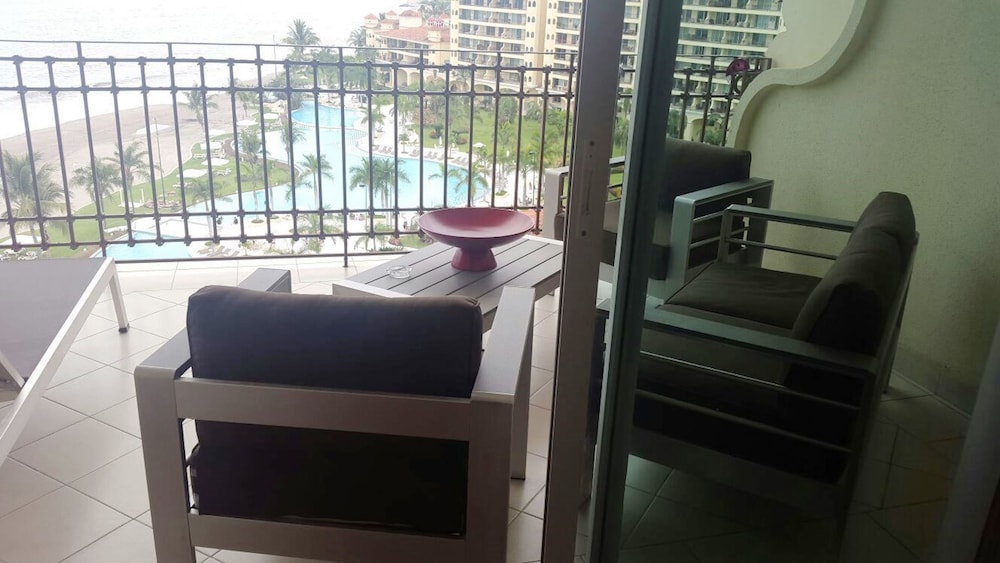 Unlimited Luxury SANMILLAN'S Condo