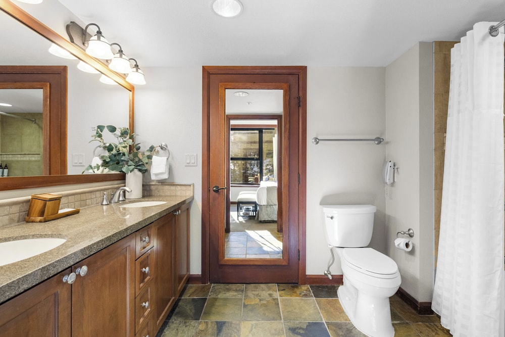 Valley View Condo w/ Resort Amenities