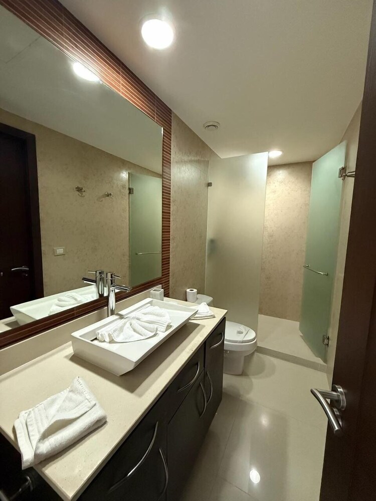 New Casa Paradise Ocean View 2 Bedroom Apts