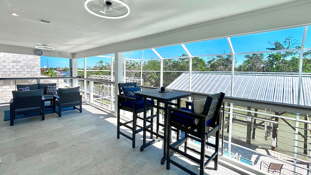 Tropical Hideaway in Fort Myers Beach