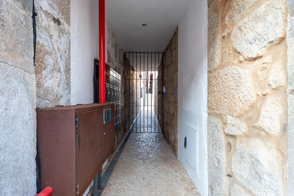 Mezzanine Stylish Apartment U