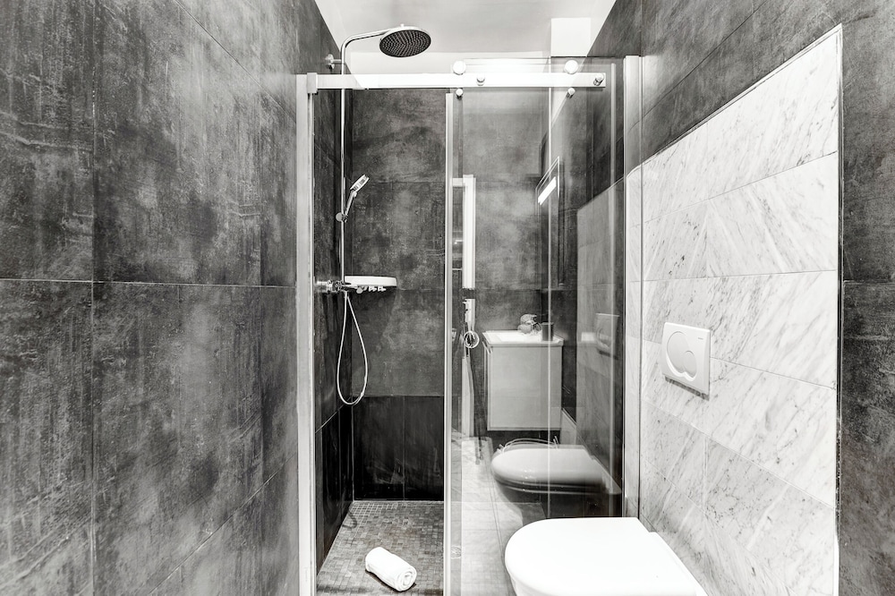 Stylish 1BR by Luxembourg Garden