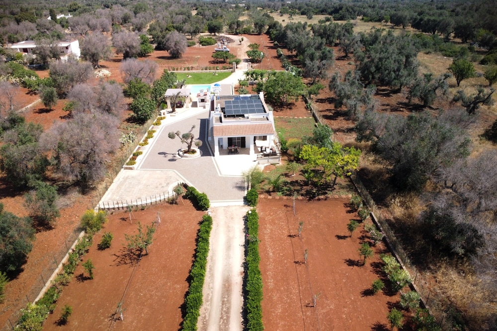Villa Lino with Pool by Wonderful Italy