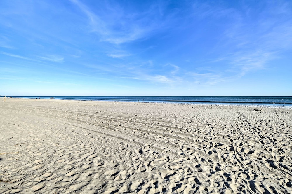 Prime Location + Ocean View: Myrtle Beach Condo!