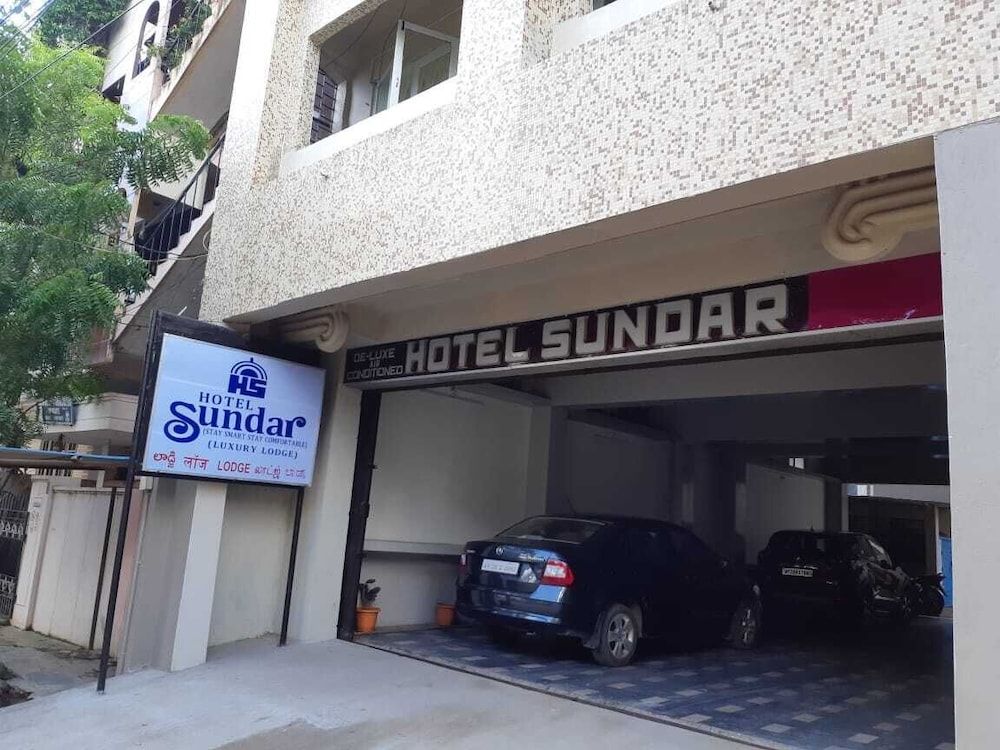 iROOMZ Hotel Sundar view 3