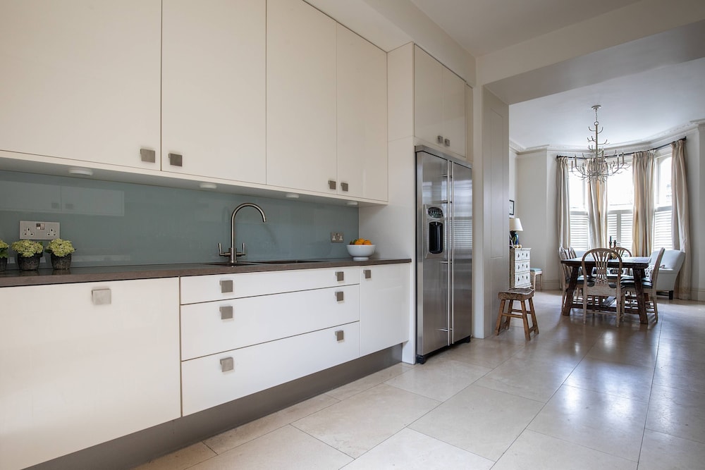 Chesilton Road by Onefinestay
