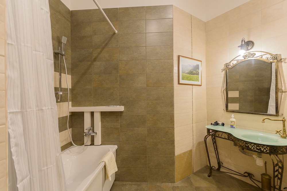 Kiev Accommodation Hotel Service