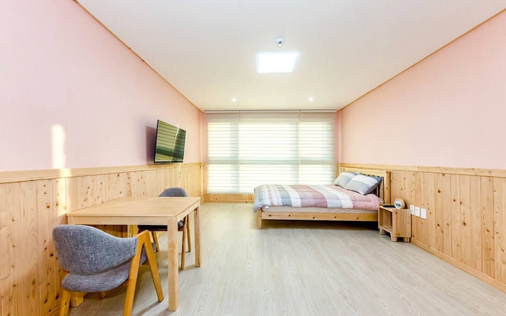Jeju Dolce Pension and Guest House view 3