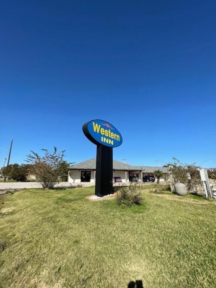 WESTERN INN