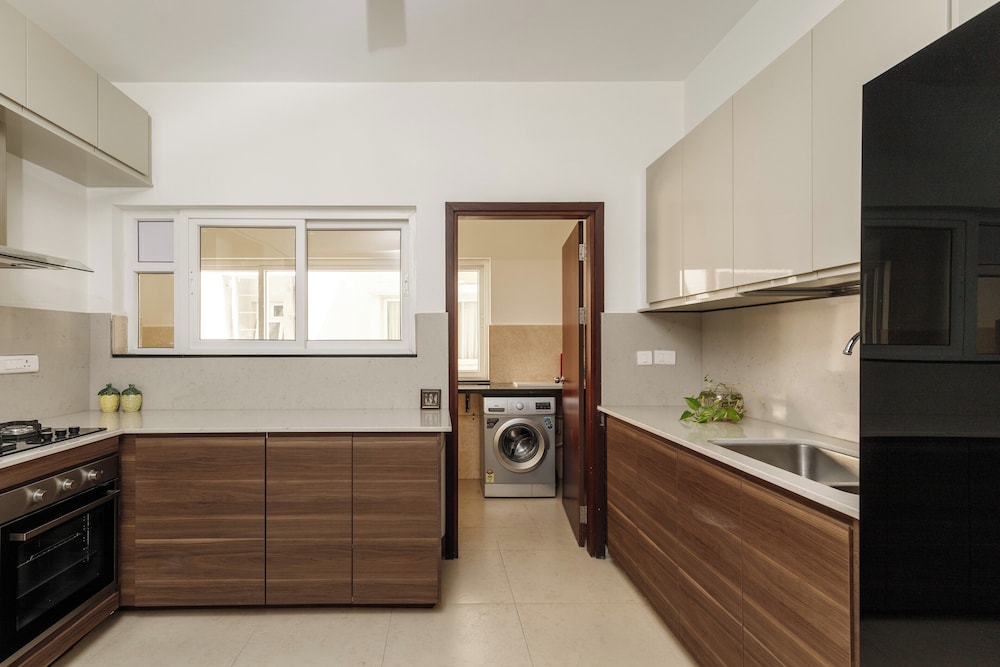 The Ivy Apartment by Red Olive