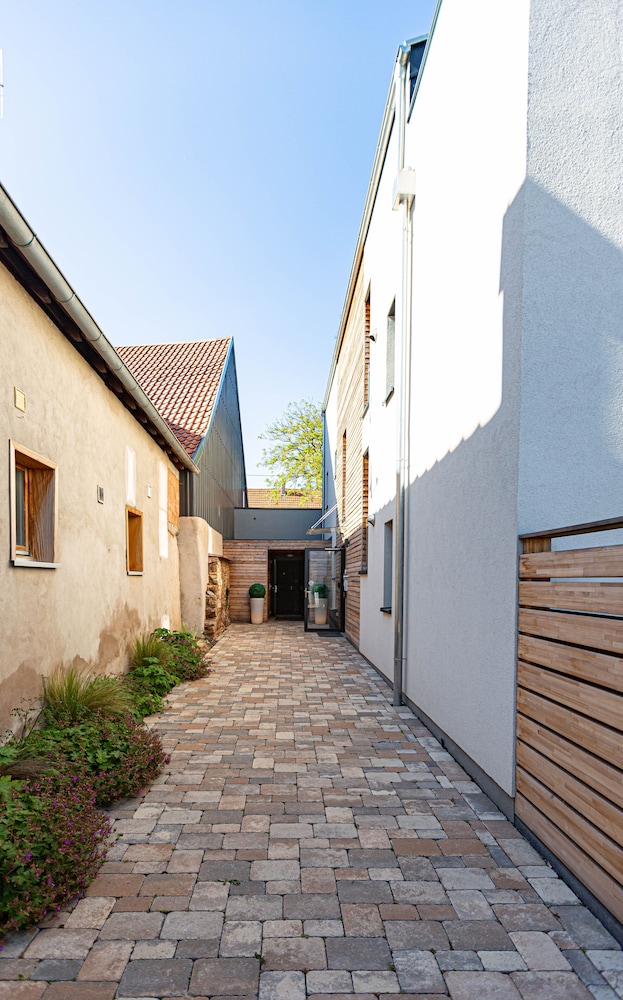 La Maison Devant La Prairie, 写真 143