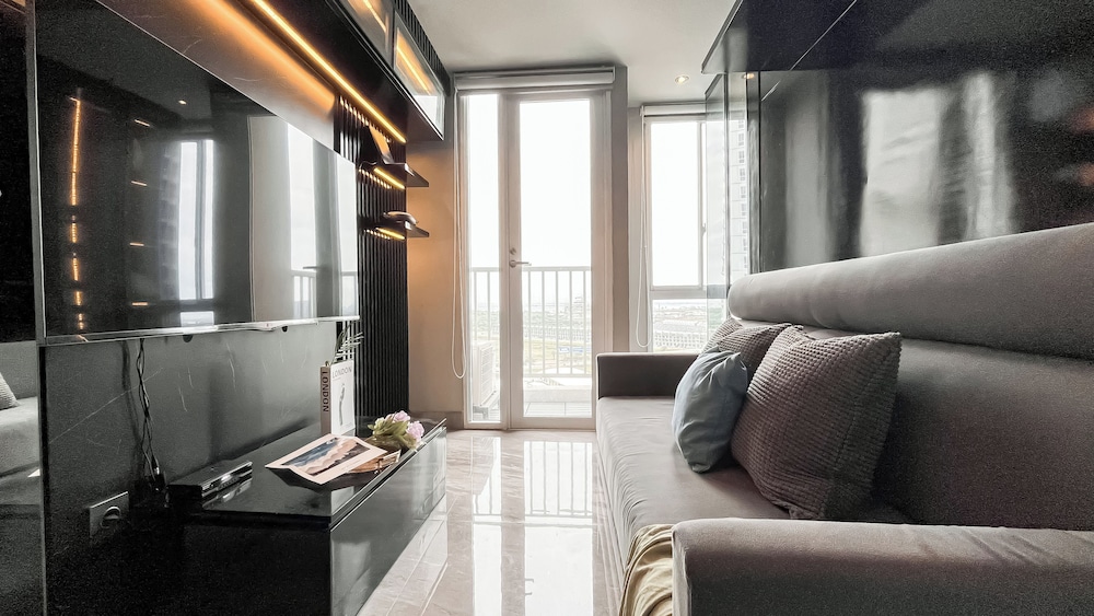 Relaxing And Stylish Studio At Tokyo Riverside Pik 2 Apartment