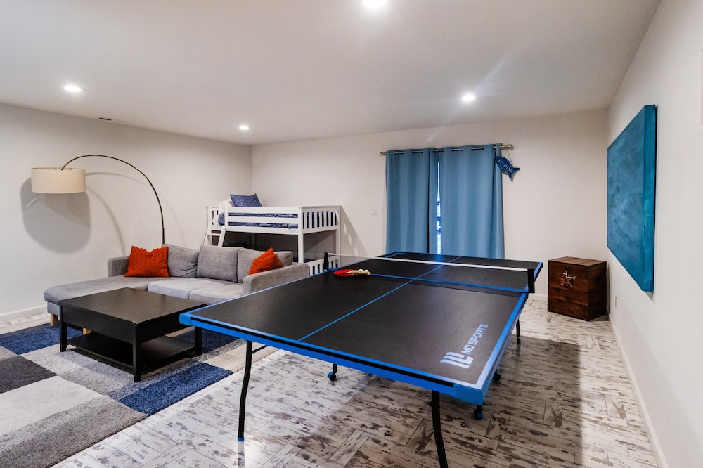 Waterfront Home - Private Dock Pickleball Bbq 4 Bedroom Home