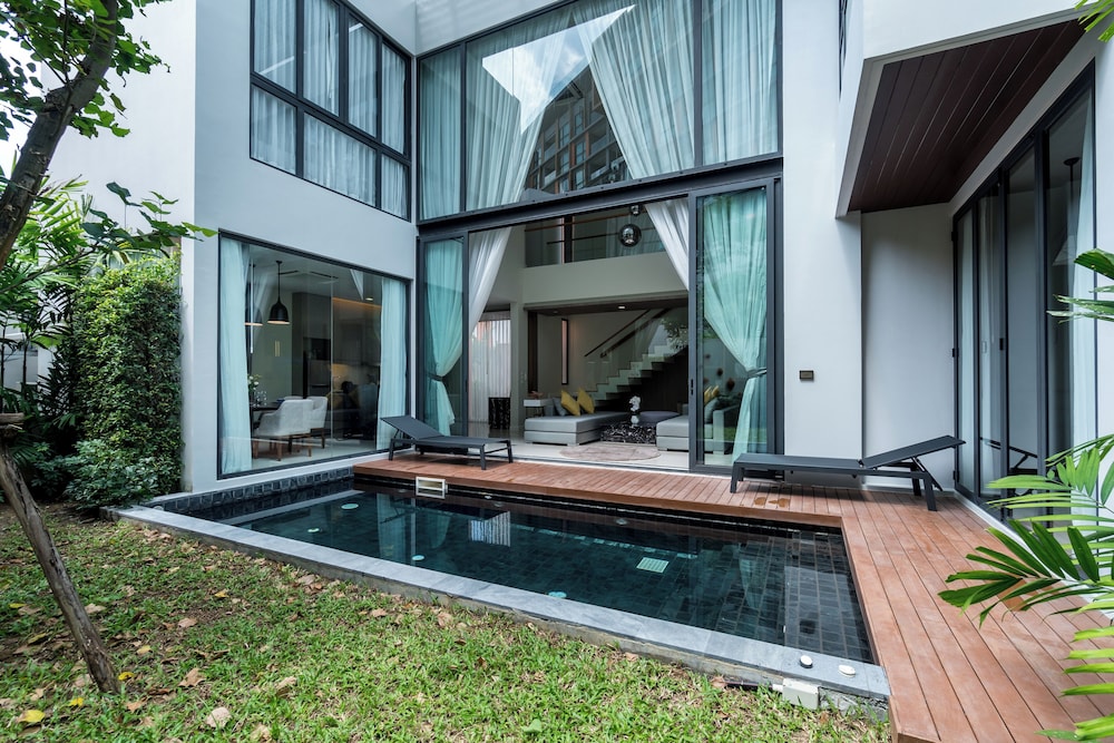 Panora Villa 8112 By Villacarte