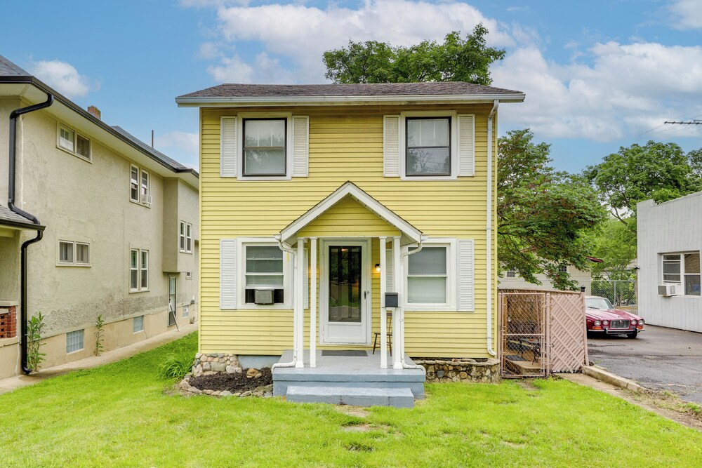 3 Mi to Dtwn: Dog-friendly Retreat in Dayton