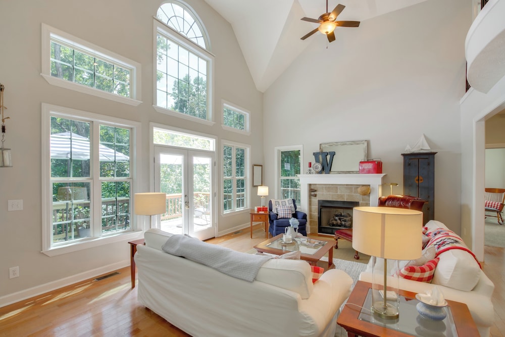 3 Mi to Pickwick Lake: Spacious Family Getaway