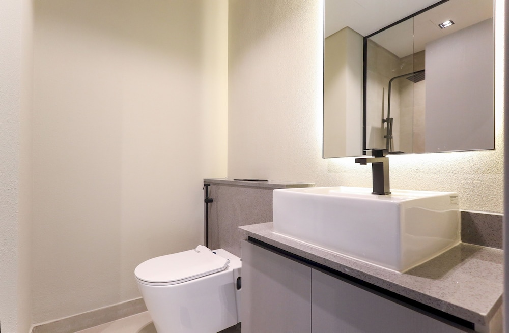 Elite LUX Holiday Homes - Modern Studio in MAG City Dubai