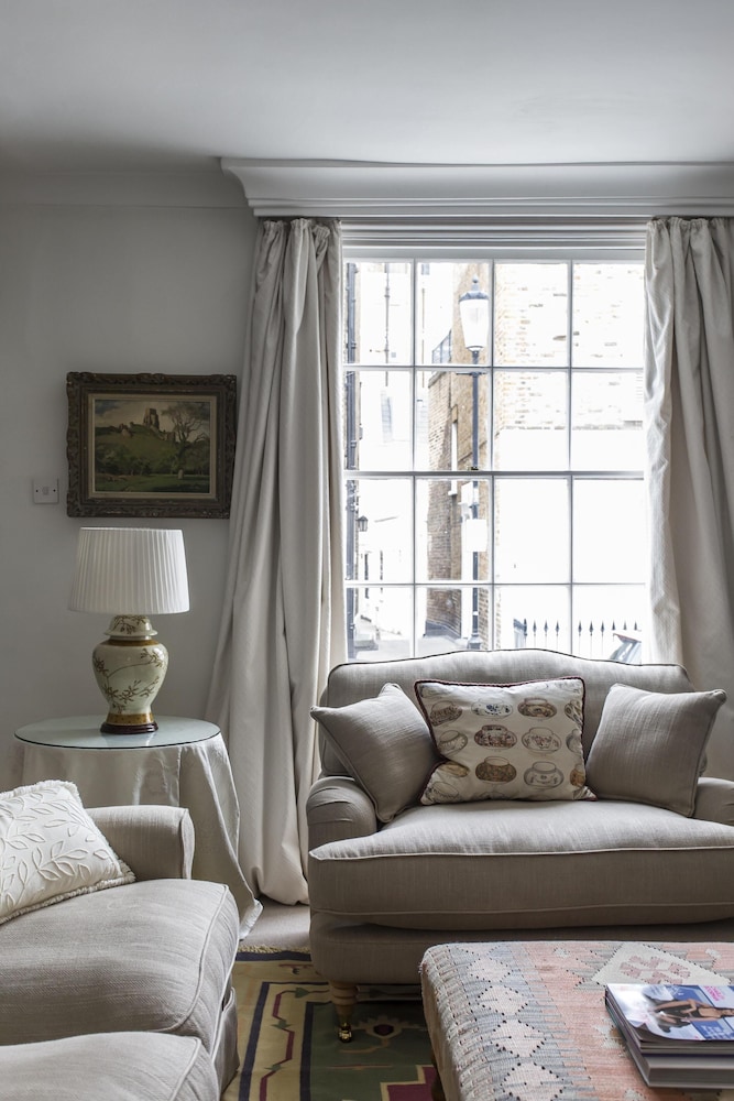 First Street II by Onefinestay