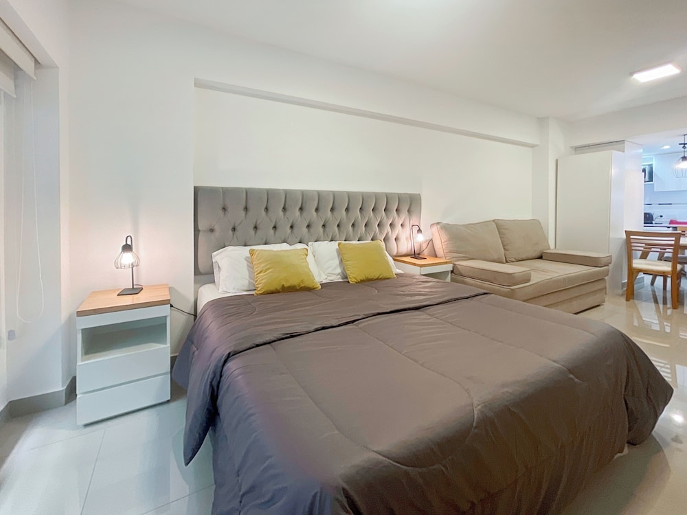Ayres Suites Moreno