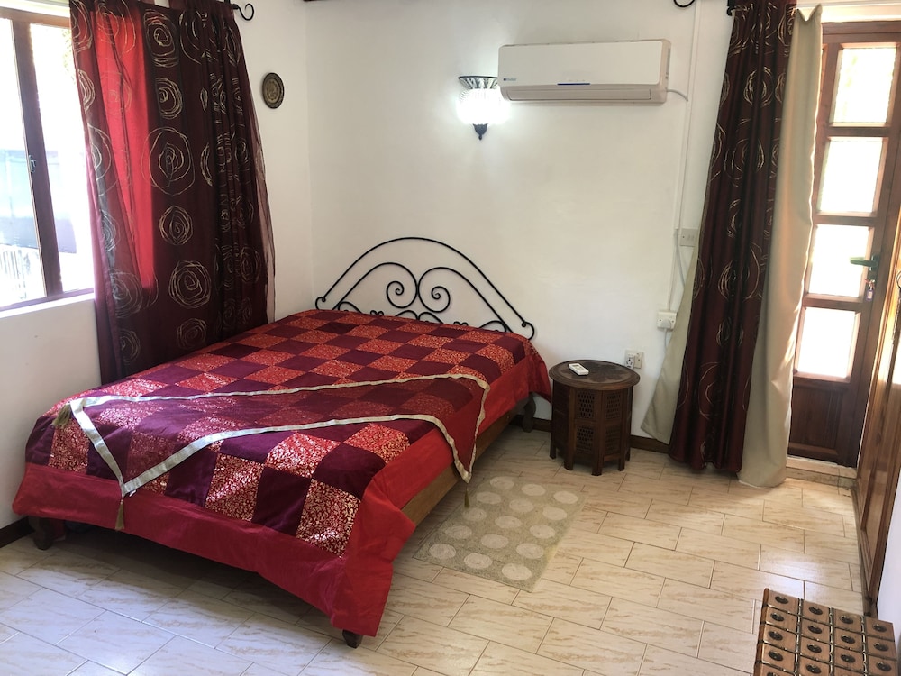 Villa with Heated Pool photo 2