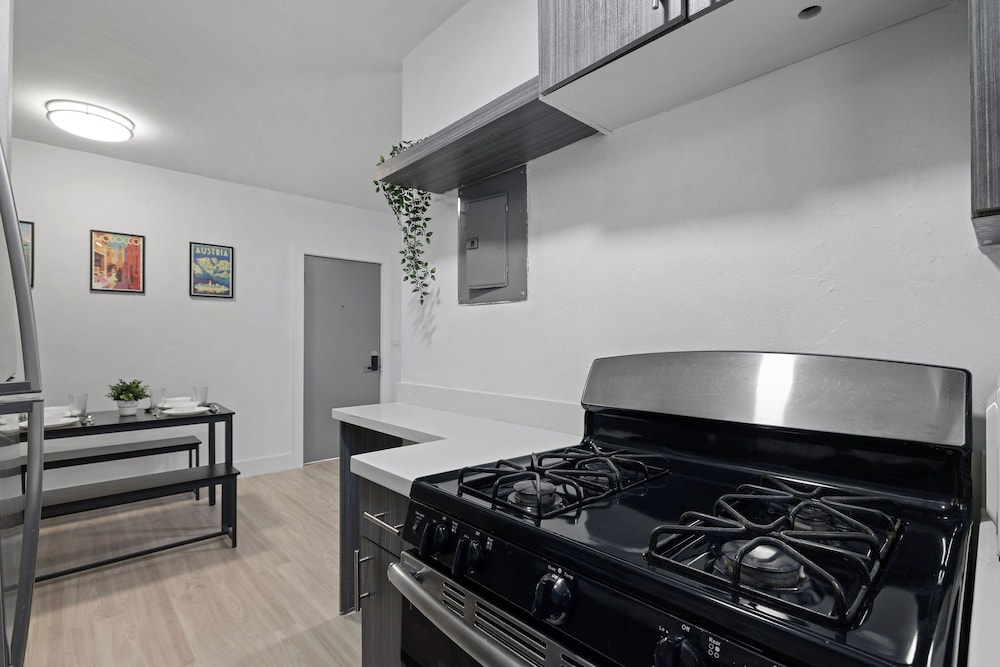 Harding Avenue Apartments by Andes STR