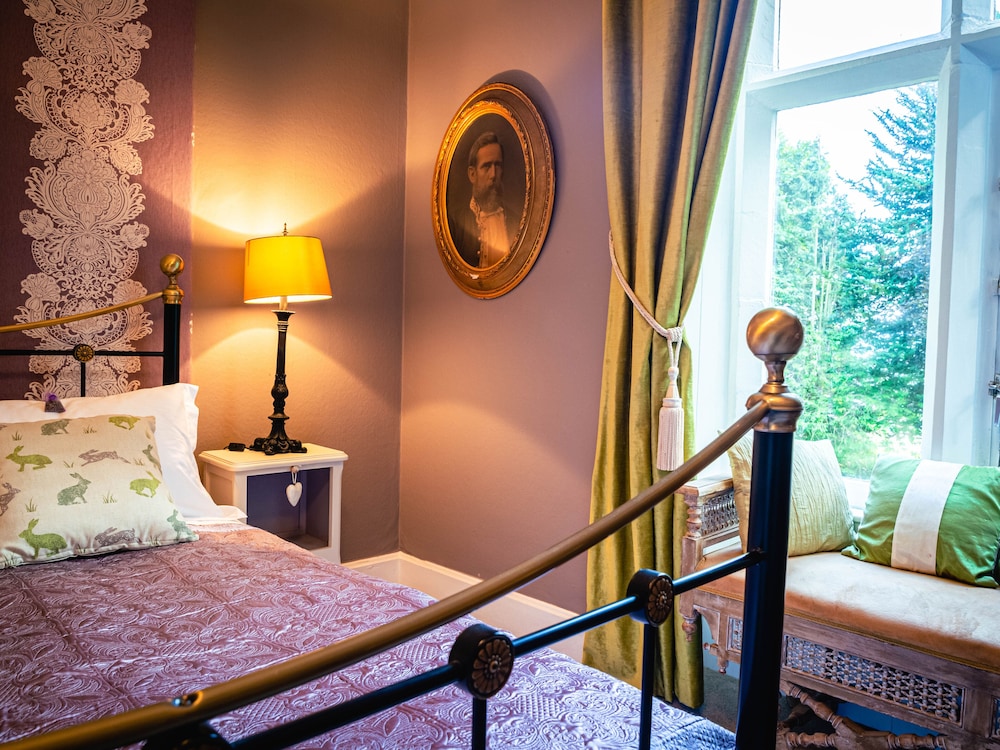 Lonsdale Villa Retreat