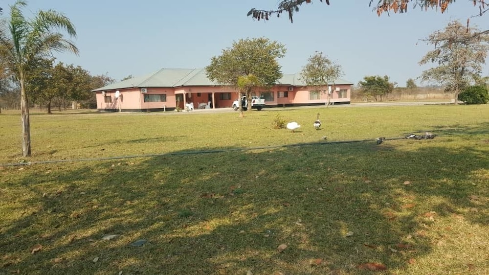 Twin Cave Lodge