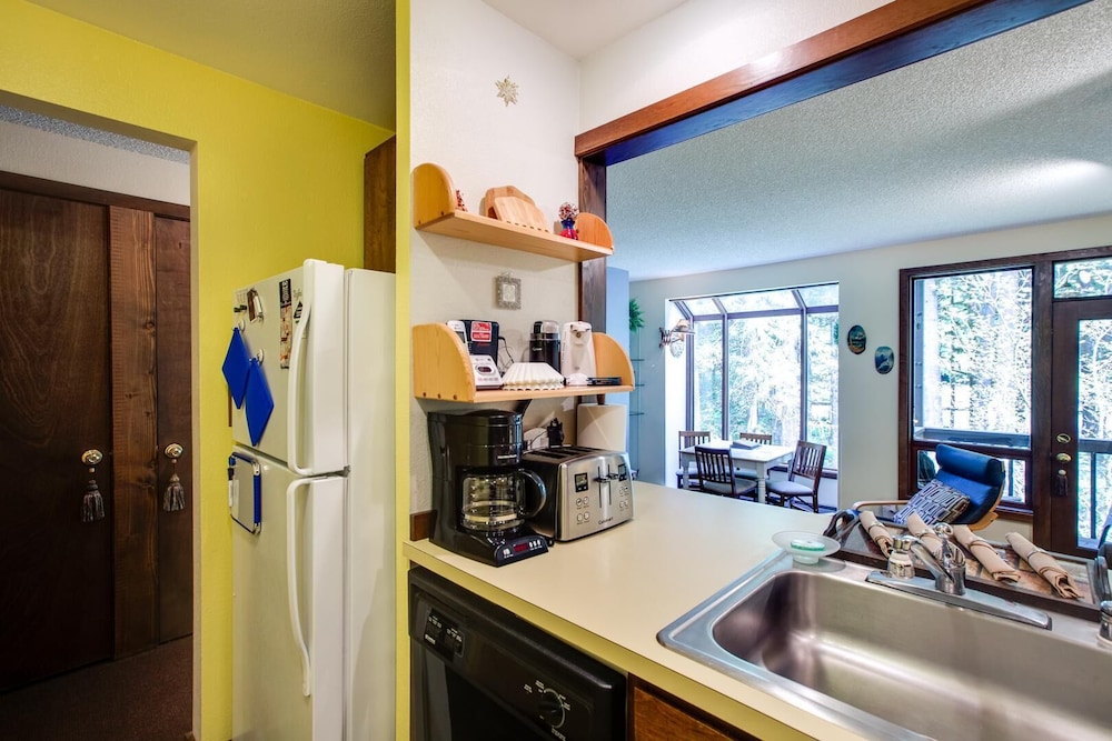 Glacier Mt Baker Lodging