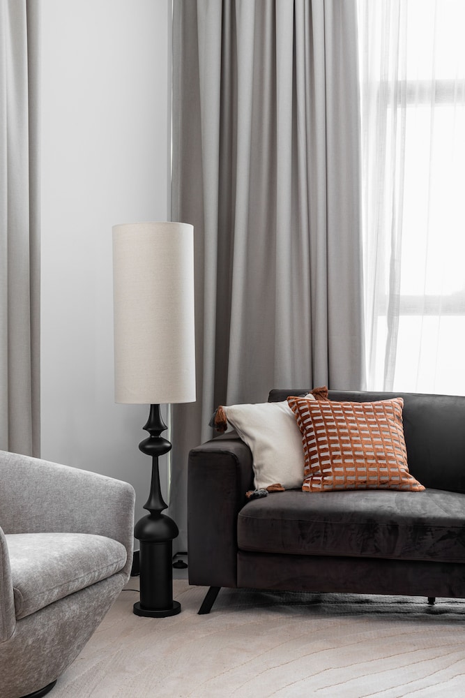Elegant 1BR at 15 Northside