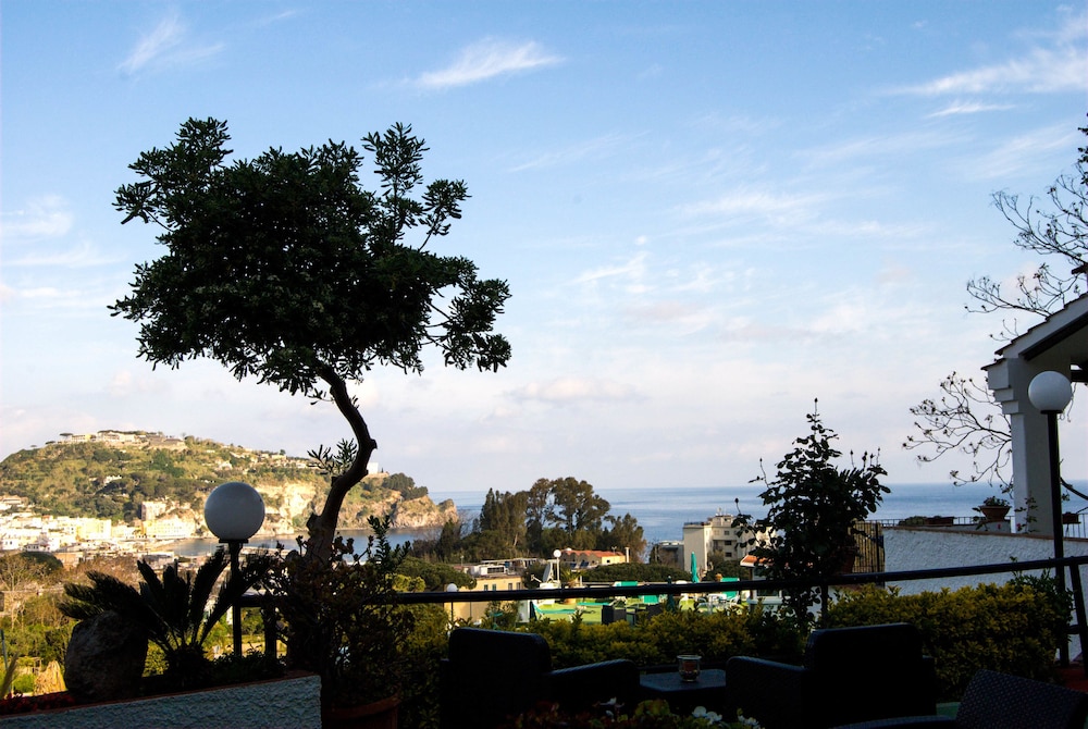 Villa Raffaela B&B