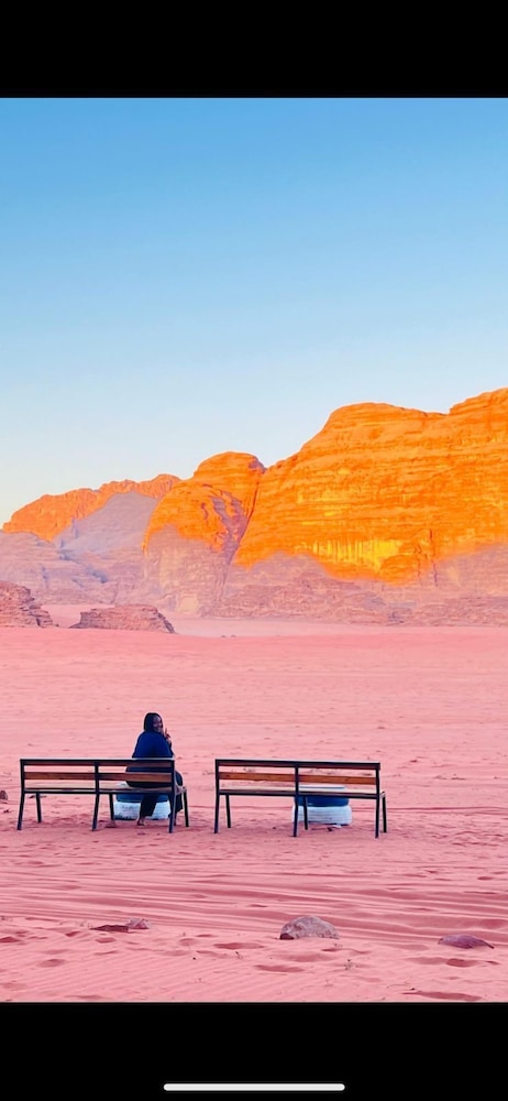 Wadi Rum Hikes & Camp