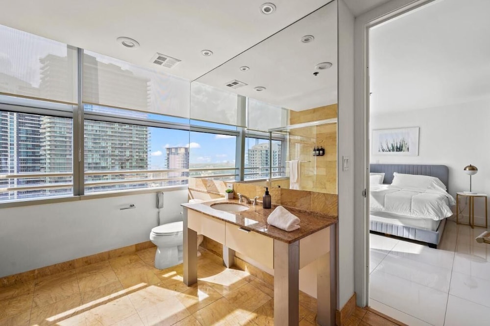 Luxury Brickell 3 Beds Sleeps 8