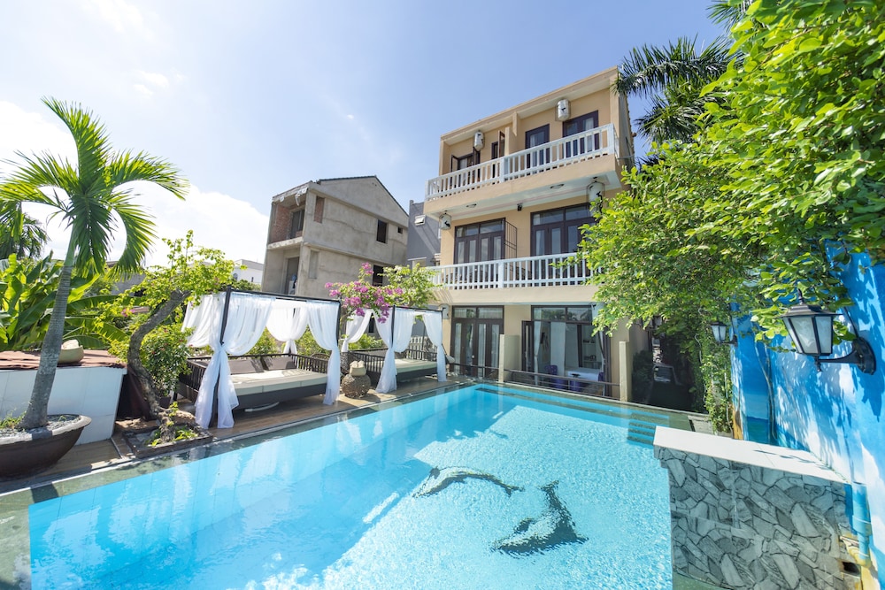 VIP Garden Villa and Pool