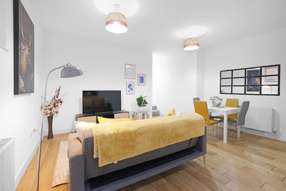Eastons 1 Bedroom Apt. with Sofa Bed