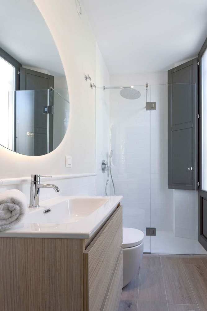 Exclusive 2-bedroom Near the Cathedral. San Matías I