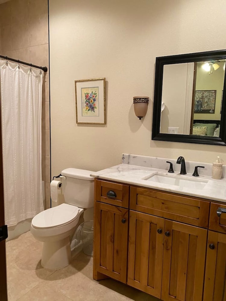 4BR Home Near Golf Course Mount Mitchell View