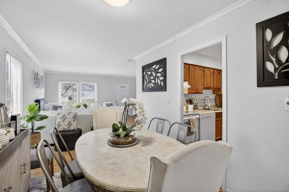 Elegant Home With Game Room Near Bwi 3 Bedroom Home
