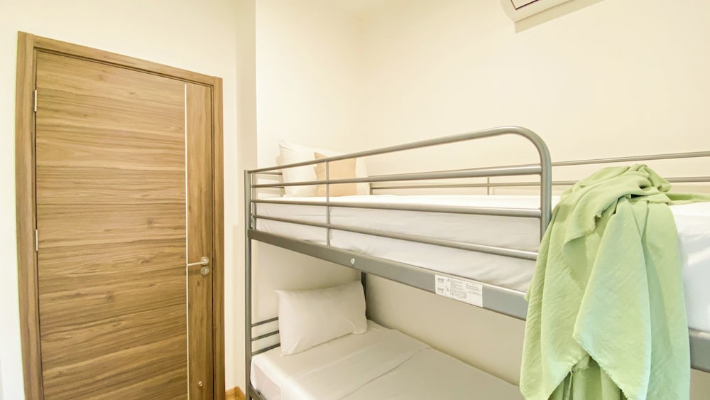 Luxury 2Br With Working Room At Sky House Bsd Apartment