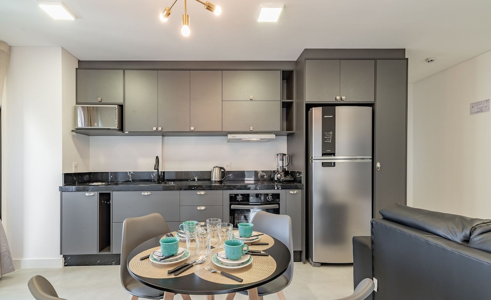 MHF II Apts Variados em Prédio com Vista para o Mar em Itapema