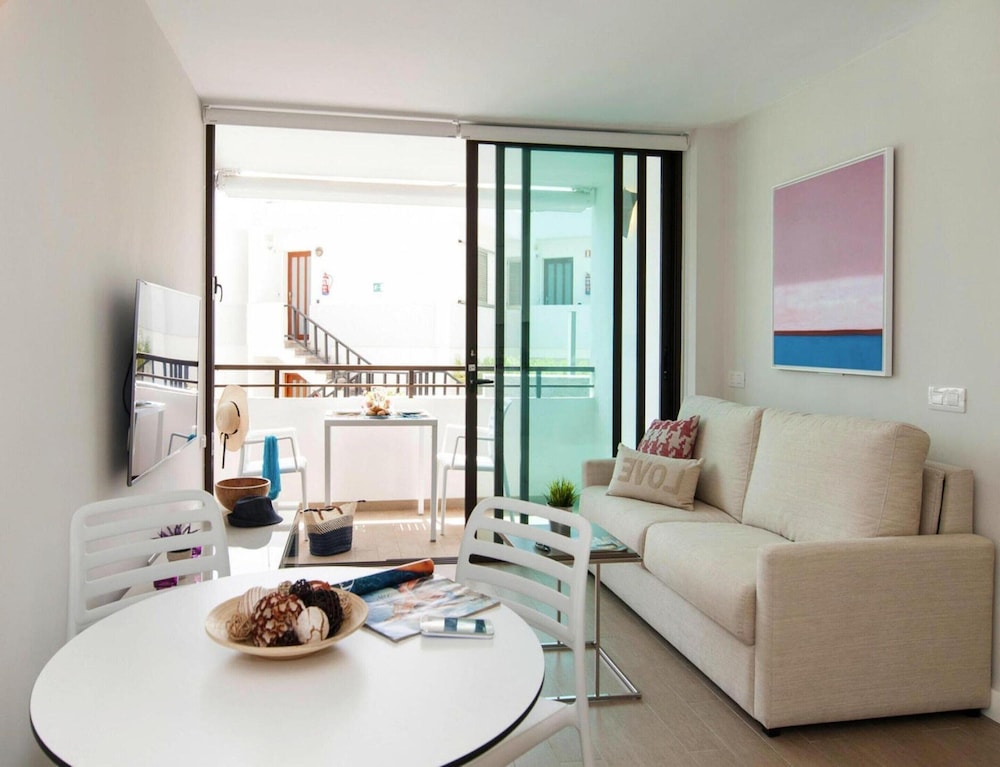 Modern Flat With Side sea View in San Augustin