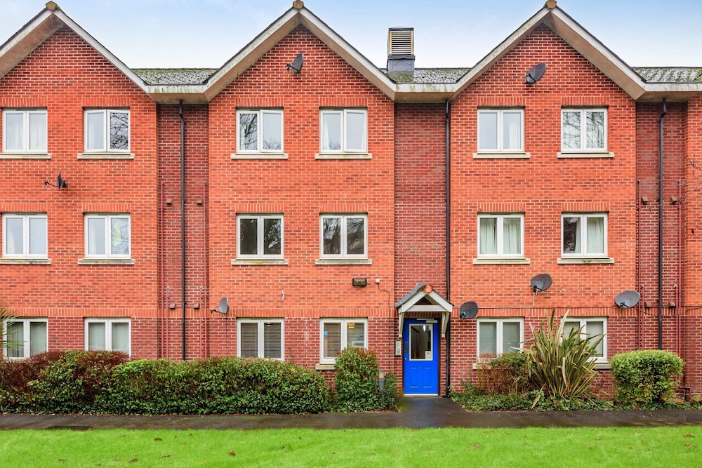 Central Exeter Gem Stylish 2 bed Free Parking view 3