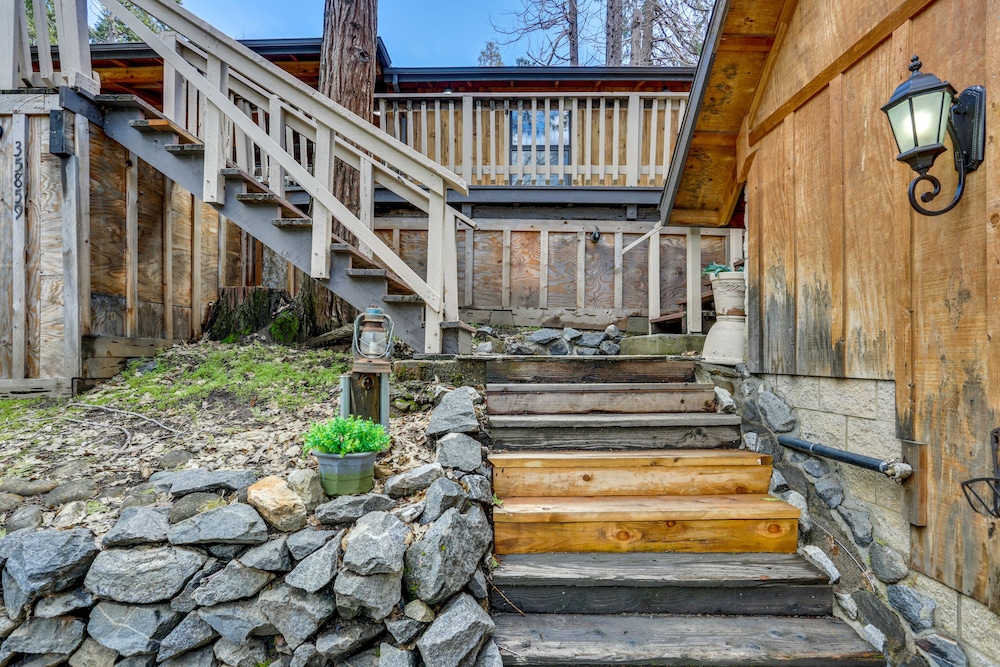 9 Mi to Bass Lake: Cabin w/ Fire Pit in Wishon! view 2