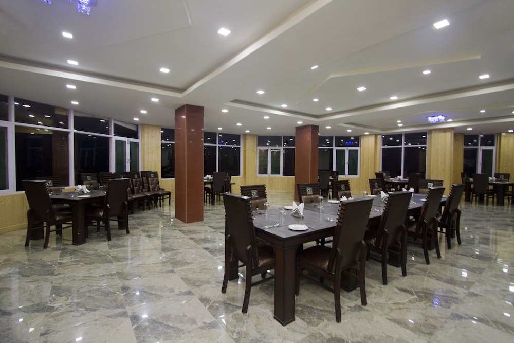 Snow Touch Resort (Shri Nath Group)