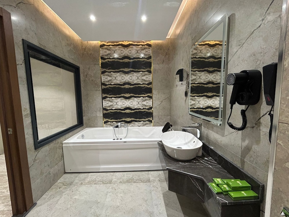 Green Village Hotel and Spa