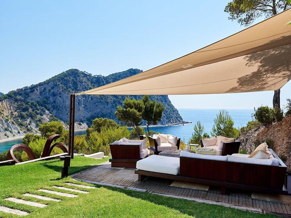 Magnificent Villa in Luxurious Retreat